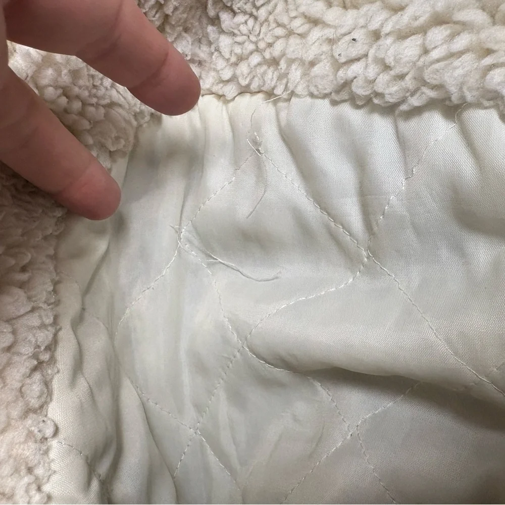 Vintage Levi’s 46R Sherpa-Lined Jean Jacket – Classic & Cozy